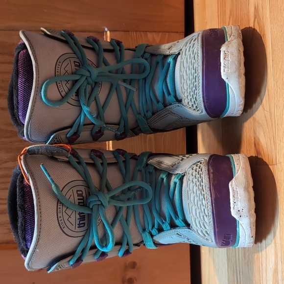 Thirty-Two Women's Snowboard boots - Picture 2 of 5